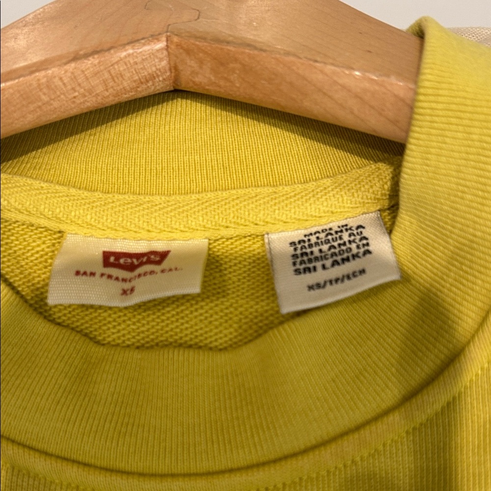 Levi's Men's Bright Yellow Crewneck Sweater - Picture 4 of 6